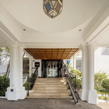 Hotel Ilunion Hacienda De 4*